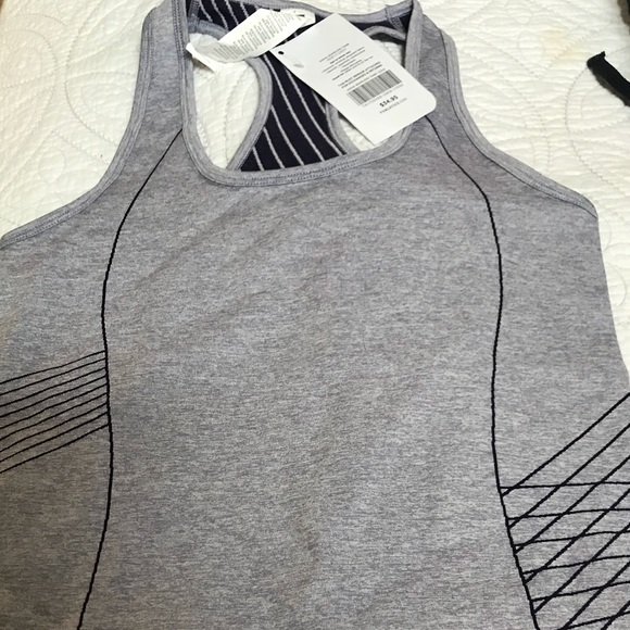 Fabletics tank - Picture 2 of 2